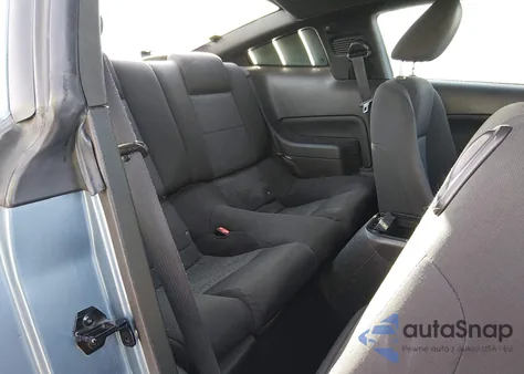 2007 Ford Mustang V6 Deluxe/V6 Premium z USA, uszkodzony, nr VIN 1ZVFT80N175258095